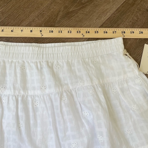 Universal Thread NWT Cotton Eyelit Mini Skirt White Flare Tiered ~ Size L - Picture 13 of 13